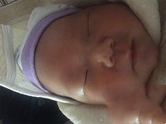 新生儿降临为万小姐重新带来笑容